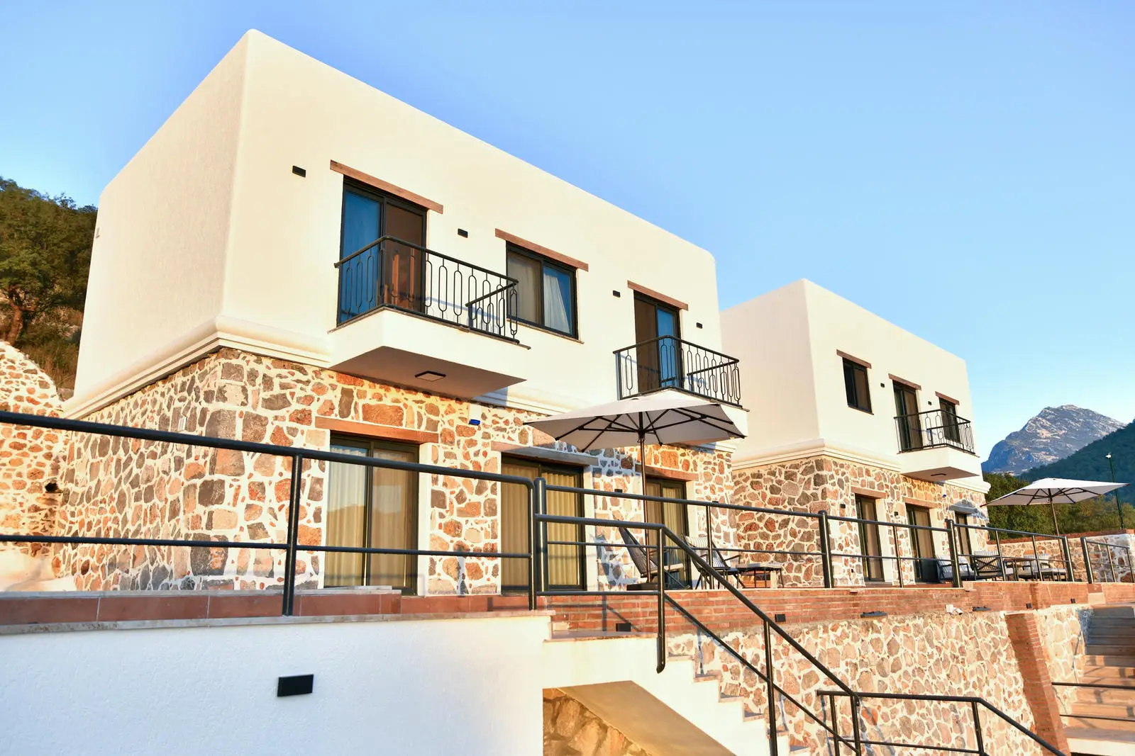 ViLLA-15767-16_284.jpg