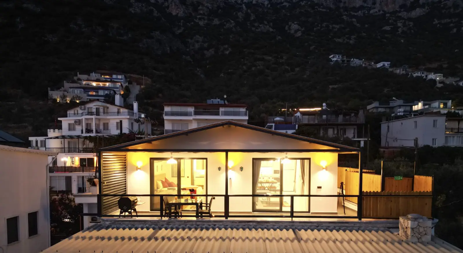 suit-berk-garanti-villam-8_252.jpeg